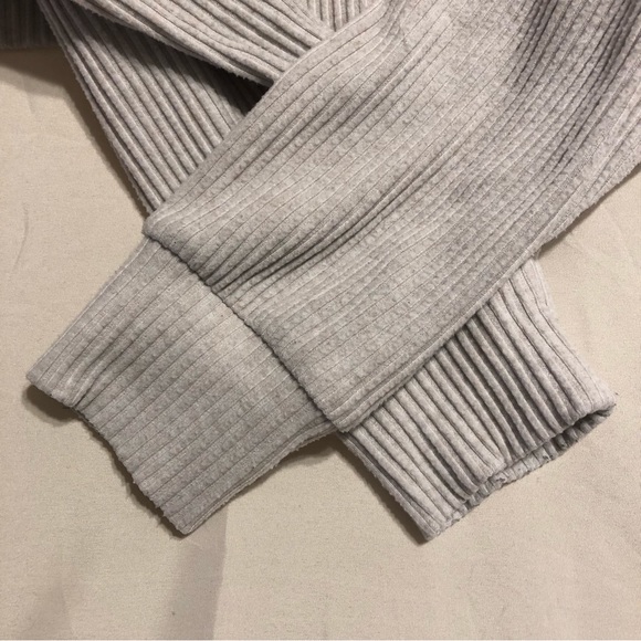 Alo Yoga Muse Hoodie Athletic Heather Grey XS - Picture 11 of 16